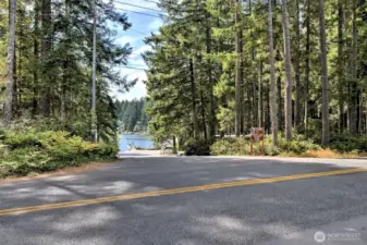 Mason Lake Park only a couple of miles away