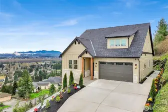 Note the long driveway...plenty of room for guest parking and extra privacy with the set-back from the cul-de-sac