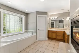6" soaking tub