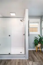 Primary En-Suite Bath