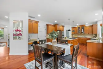 Some other nice details of the home are the art niches, rounded corners and arched room