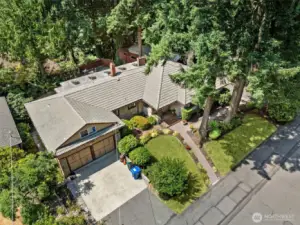 Broadview Estate home on 2 lots