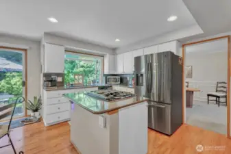 Vere right to see this inviting dinning room.