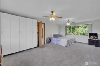 Upstairs bonus room. Endless possibilities in this space. Additional 5th bedroom, man cave, rec-room, ect