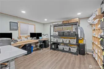 Office space in Shop 40x25