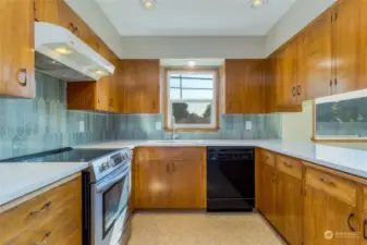 New Quartz Countertops & Custom Backsplash Tile