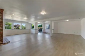 Huge basement with tons of natural lights!