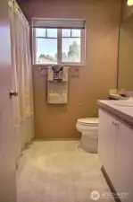 Full bath upstairs