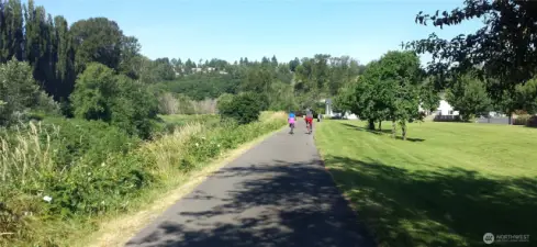 Located along the Green River Trail, you'd enjoy 19.5 miles of biking, jogging or walking trails.
