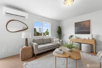Photographs are for illustrative purposes only. Features, finishes, interior/exterior colors, landscaping and floorplan shown may vary from actual homes built.