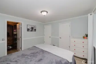 walk-in closet