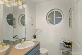 Main floor 1/2 bath.