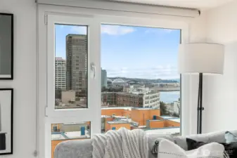 Southwest corner windows showcase the iconic Seattle views.