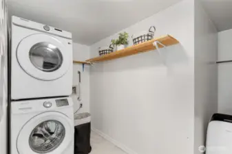 Huge laundry / utility room for extra storage and big enough for multi-purpose hobby use too.
