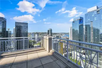 Panoramic City Views: Sweeping outlooks over downtown Seattle, including the Space Needle, Lake Union, and the surrounding city skyline. A lifestyle, offering residents both privacy and the ability to host in a dedicated space.
