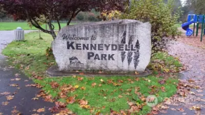 Kenneydell Park nearby