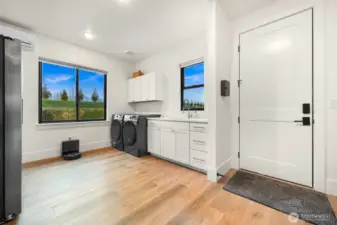 Main level mud/laundry room
