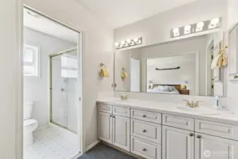 Primary suite bath