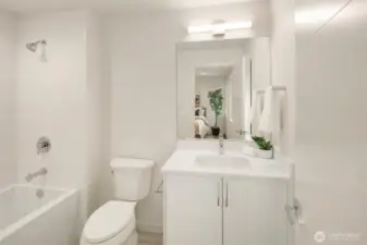 En-suite full bathroom for fourth bedroom