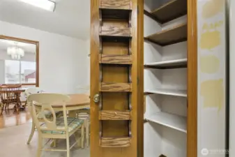 Kitchen pantry