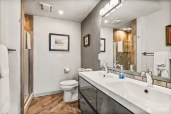 Primary en suite Bathroom