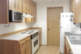 All appliances stay with the home.