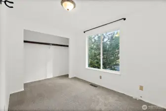 Second guest bedroom.
