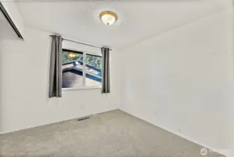 Third guest bedroom