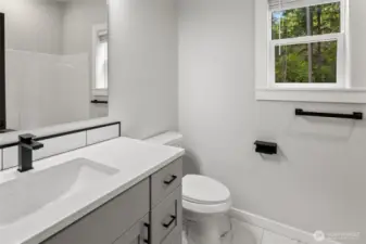 Guest bath with tub/shower