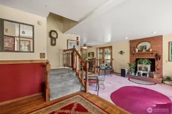 Hallway/Living Room (Main)