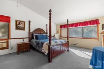 Primary Bedroom (Upper)