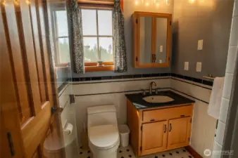 Main house floor 1 3/4 bathroom