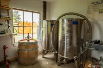 Fully equipped winery/cidery