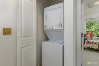 Conveniently located washer & dryer at the top of the stairs