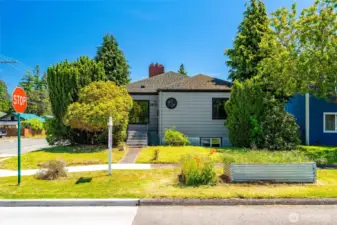 Welcome to 2830 Elm Street in the Columbia neighborhood.
