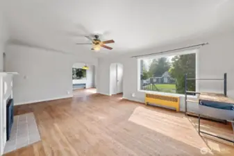 Light and bright, thanks to the large windows.