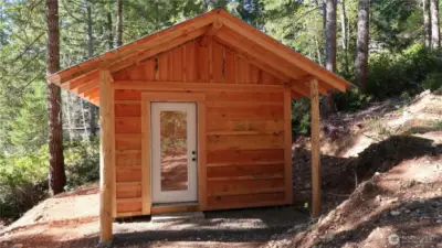 Shed to have fun on Collins Lake.