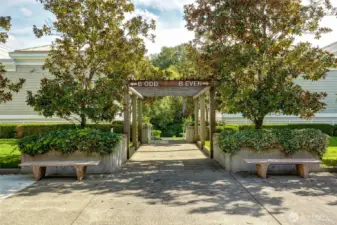 Entrance from the parking lot. Great setting.