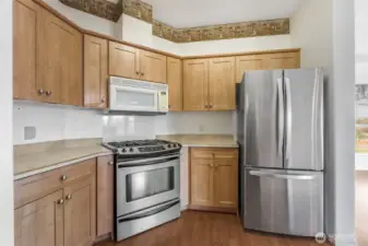 Kitchen comes with all appliances.