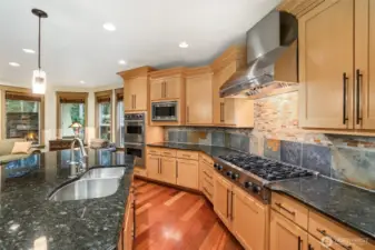 Viking double wall oven and Viking 6-burner gas cooktop