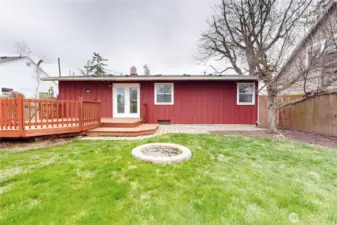 Rear patio, deck, firepit