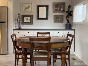 Dining room.