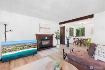 living area leading to dining area
