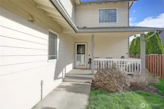 26123 - Front entrance