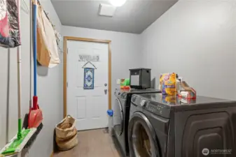 Laundry Room w/Door to Back Deck (Do not walk on deck)