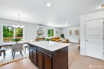 Photographs are for illustrative purposes only. Features, finishes, interior/exterior colors, landscaping and floorplan shown may vary from actual homes built.