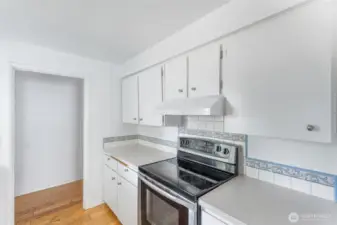 Kitchen looking to entry