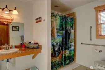 Bunkhouse bathroom 2 with walk-in shower