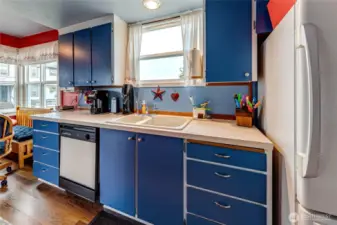 Main Floor Unit (B)