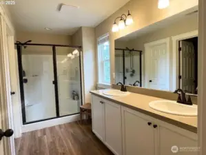 Primary Bedroom Bathroom